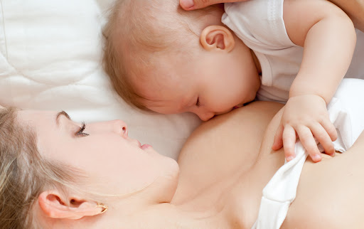 Conheça as melhores posições para amamentar - conforto para mãe e bebê